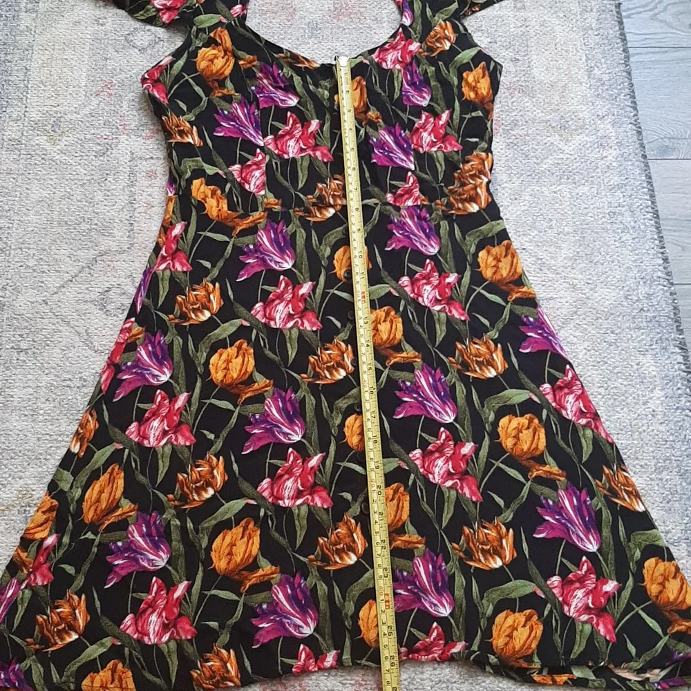 Topshop tulip 🌷 print cut out dress size 6 in ladies - Picture 9 of 13